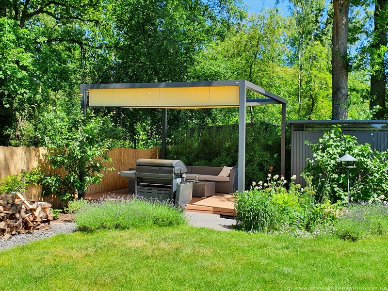 Q.Bus freistehend in Köln 1