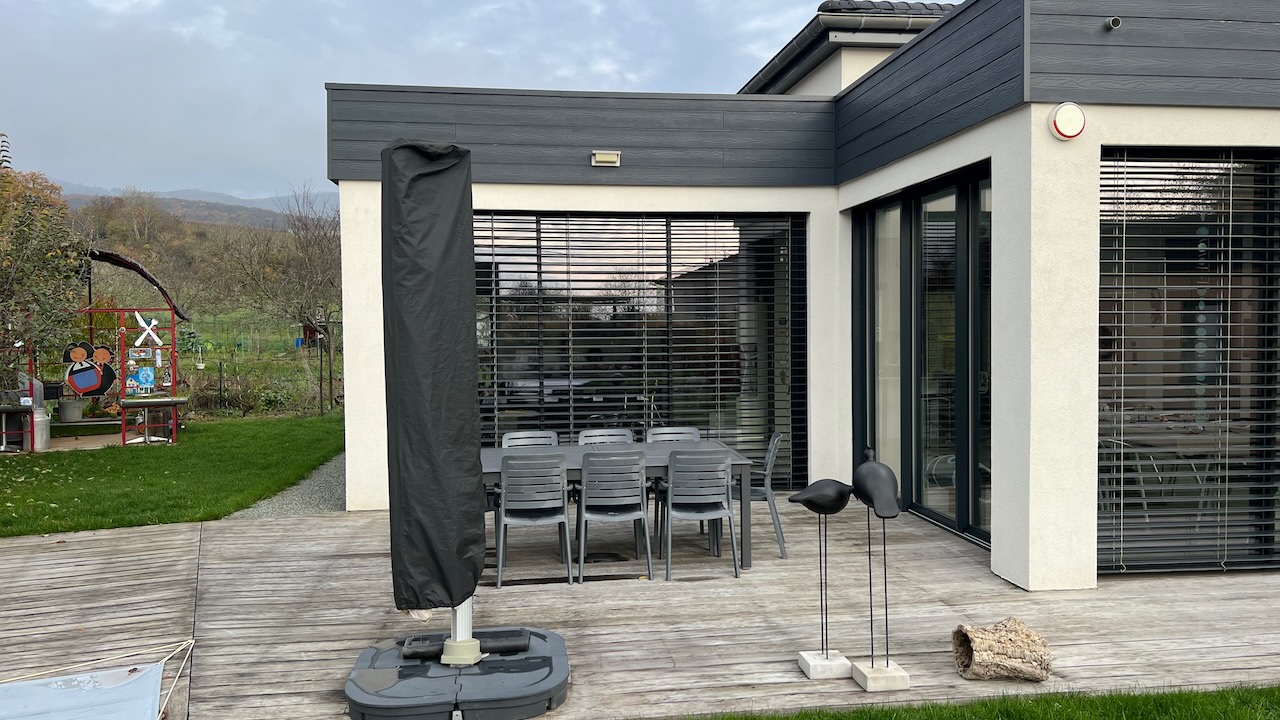 Terrasse ohne Q.Bus in Cernay vorher